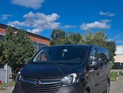 Schwarz Gebraucht 2018 Opel Vivaro Van | 16.000 €