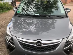 Grau Gebraucht 2016 Opel Zafira Tourer Edition Van / Kleinbus | 9.499 € (Fairer Preis)