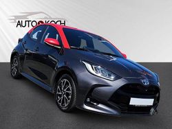 Grau Gebraucht 2021 Toyota Yaris Hybrid Basis Limousine | 18.590 € (Guter Preis)