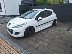 Weiß Gebraucht 2011 Peugeot 207 Sport Kleinwagen | 1.399 € (Superpreis)
