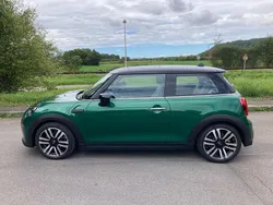 Grün Gebraucht 2022 Mini Cooper Kleinwagen | 24.500 € (Fairer Preis)