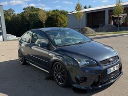 Grau Gebraucht 2006 Ford Focus ST Limousine | 8.000 € (Etwas zu teuer)
