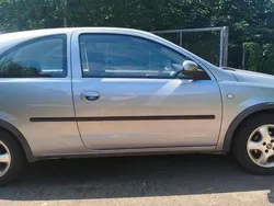 Grau Gebraucht 2004 Opel Corsa Kleinwagen | 1.600 € (Fairer Preis)