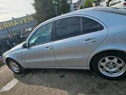 Silber Gebraucht 2002 Mercedes E240 Limousine | 5.500 € (Fairer Preis)
