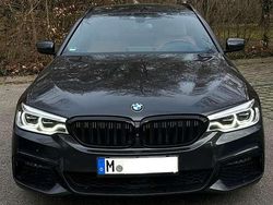 Grau Gebraucht 2019 BMW 530 M Sport Kombi | 30.000 €