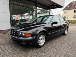 Schwarz Gebraucht 1996 BMW 523 Limousine | 5.900 € (Teuer)