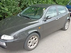 Schwarz Gebraucht 2004 Alfa Romeo 147 Distinctive Kleinwagen | 1.830 € (Teuer)