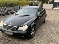 Schwarz Gebraucht 2004 Mercedes C180 Limousine | 2.800 € (Fairer Preis)