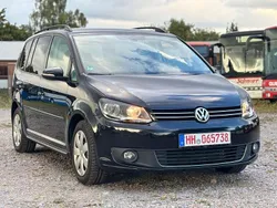 Schwarz Gebraucht 2015 VW Touran Comfortline Van / Kleinbus | 7.300 € (Fairer Preis)