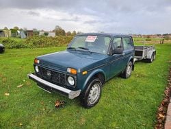 Grün Gebraucht 2011 Lada niva SUV | 4.850 € (Fairer Preis)