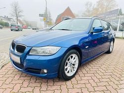 Blau Gebraucht 2011 BMW 320 Comfort Edition Kombi | 8.990 € (Teuer)