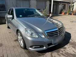 Grau Gebraucht 2009 Mercedes E350 Limousine | 9.800 € (Fairer Preis)
