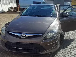 Braun Gebraucht 2011 Hyundai i30 Kleinwagen | 2.950 € (Guter Preis)