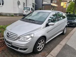 Silber Gebraucht 2007 Mercedes B200 Van / Kleinbus | 7.950 € (Teuer)