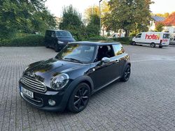 Schwarz Gebraucht 2012 Mini Cooper D Kleinwagen | 8.200 € (Etwas zu teuer)