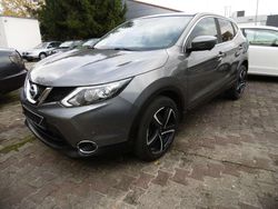 Gun metallic (m) Gebraucht 2015 Nissan Qashqai 360º SUV | 9.990 € (Guter Preis)