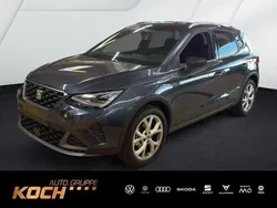 Grau Gebraucht 2024 Seat Arona FR SUV | 22.860 € (Fairer Preis)