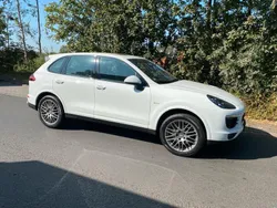 Weiß Gebraucht 2015 Porsche Cayenne SUV | 22.000 € (Fairer Preis)