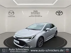 Shimmering silver Gebraucht 2023 Toyota Corolla Team | 19.740 €