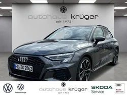 Grau Gebraucht 2023 Audi A3 Sportback S-Line Limousine | 38.900 €
