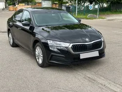 Schwarz Gebraucht 2023 Skoda Octavia Ambition Limousine | 15.450 € (Guter Preis)