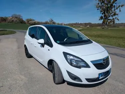 Weiß Gebraucht 2012 Opel Meriva Edition Van / Kleinbus | 4.500 € (Guter Preis)
