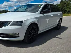 Bila moon/moon white Gebraucht 2019 Skoda Octavia Style Kombi | 15.500 € (Fairer Preis)