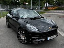 Schwarz Gebraucht 2018 Porsche Macan Turbo Performance Package SUV | 49.000 €