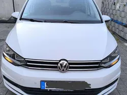 Weiß Gebraucht 2017 VW Touran Sound Van / Kleinbus | 17.500 € (Fairer Preis)