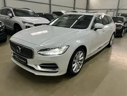 Weiß crystal white / metallic Gebraucht 2019 Volvo V90 Inscription Kombi | 21.990 € (Teuer)