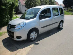 Grau Gebraucht 2015 Renault Kangoo Happy Family Van / Kleinbus | 7.499 € (Fairer Preis)
