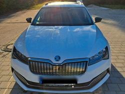 Weiß Gebraucht 2020 Skoda Superb Ambition Kombi | 20.999 € (Fairer Preis)