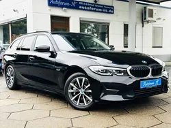 Schwarz ii Gebraucht 2022 BMW 330e Sport Line Kombi | 22.900 € (Superpreis)