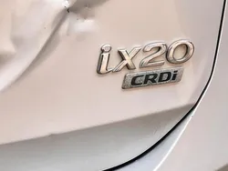 Grau Gebraucht 2013 Hyundai ix20 Van / Kleinbus | 3.999 € (Fairer Preis)
