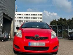 Rot Gebraucht 2010 Toyota Yaris Kleinwagen | 2.790 € (Etwas zu teuer)