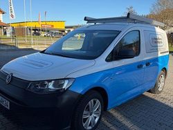 Weiß Gebraucht 2022 VW Caddy Maxi Style Van / Kleinbus | 22.999 €