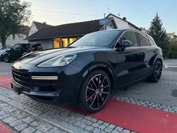 Moonlightblue met. Gebraucht 2018 Porsche Cayenne Turbo SUV | 45.300 €
