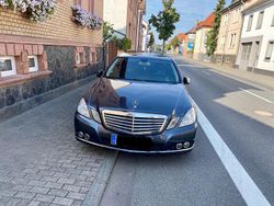Grau Gebraucht 2009 Mercedes E220 Limousine | 8.000 € (Teuer)