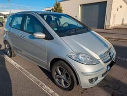 Silber Gebraucht 2004 Mercedes A150 Classic Van / Kleinbus | 2.650 € (Fairer Preis)