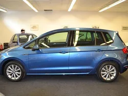 Blau Gebraucht 2015 VW Golf Sportsvan LOUNGE Van / Kleinbus | 9.400 € (Fairer Preis)