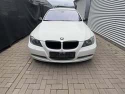 Weiß Gebraucht 2007 BMW 330 Kombi | 3.299 € (Guter Preis)