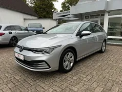 Silber Gebraucht 2021 VW Golf VIII Life Limousine | 16.780 € (Fairer Preis)
