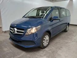 Blau Gebraucht 2022 Mercedes V220 Van / Kleinbus | 36.950 € (Superpreis)