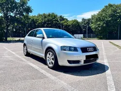 Silber Gebraucht 2003 Audi A3 Attraction Limousine | 2.999 € (Fairer Preis)