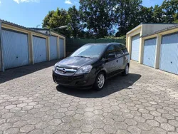 Schwarz Gebraucht 2011 Opel Zafira Family Van / Kleinbus | 3.450 € (Teuer)