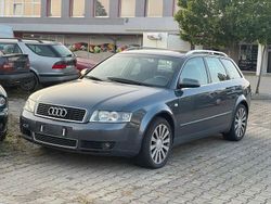 Grau Gebraucht 2002 Audi A4 Kombi | 1.999 € (Fairer Preis)