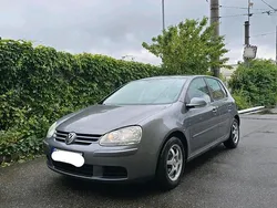 Grau Gebraucht 2005 VW Golf V Limousine | 2.700 € (Fairer Preis)