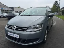 Grau Gebraucht 2013 VW Sharan Comfortline Van / Kleinbus | 11.990 € (Guter Preis)