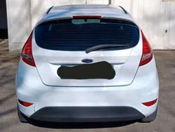 Weiß Gebraucht 2009 Ford Fiesta Ambiente Kleinwagen | 2.100 € (Etwas zu teuer)