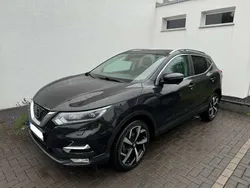 Schwarz Gebraucht 2017 Nissan Qashqai Tekna SUV | 12.690 € (Fairer Preis)